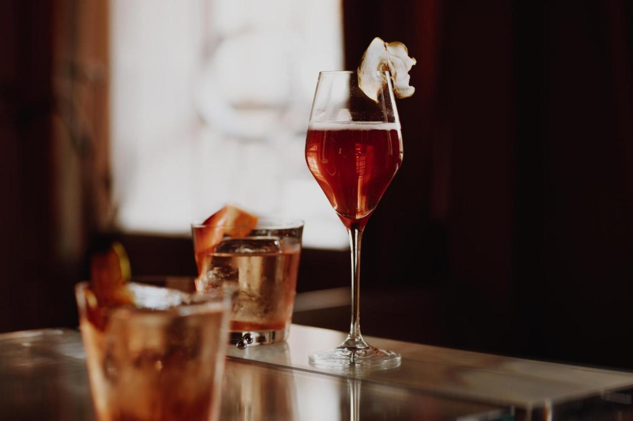No 15 By Guesthouse, Bath Luaran gambar A wine cocktail