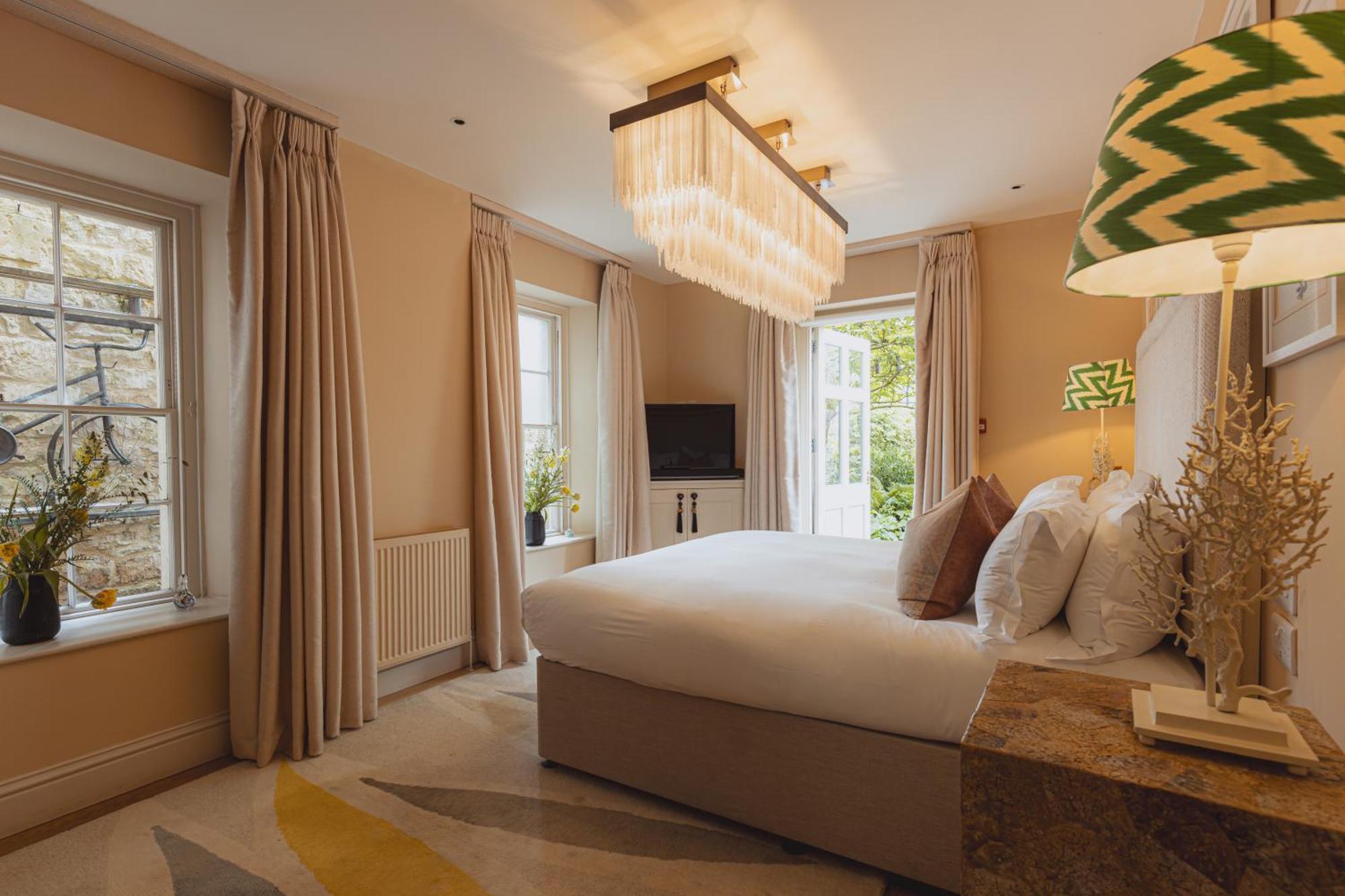 No 15 By Guesthouse, Bath Luaran gambar A bedroom at The Old Bank
