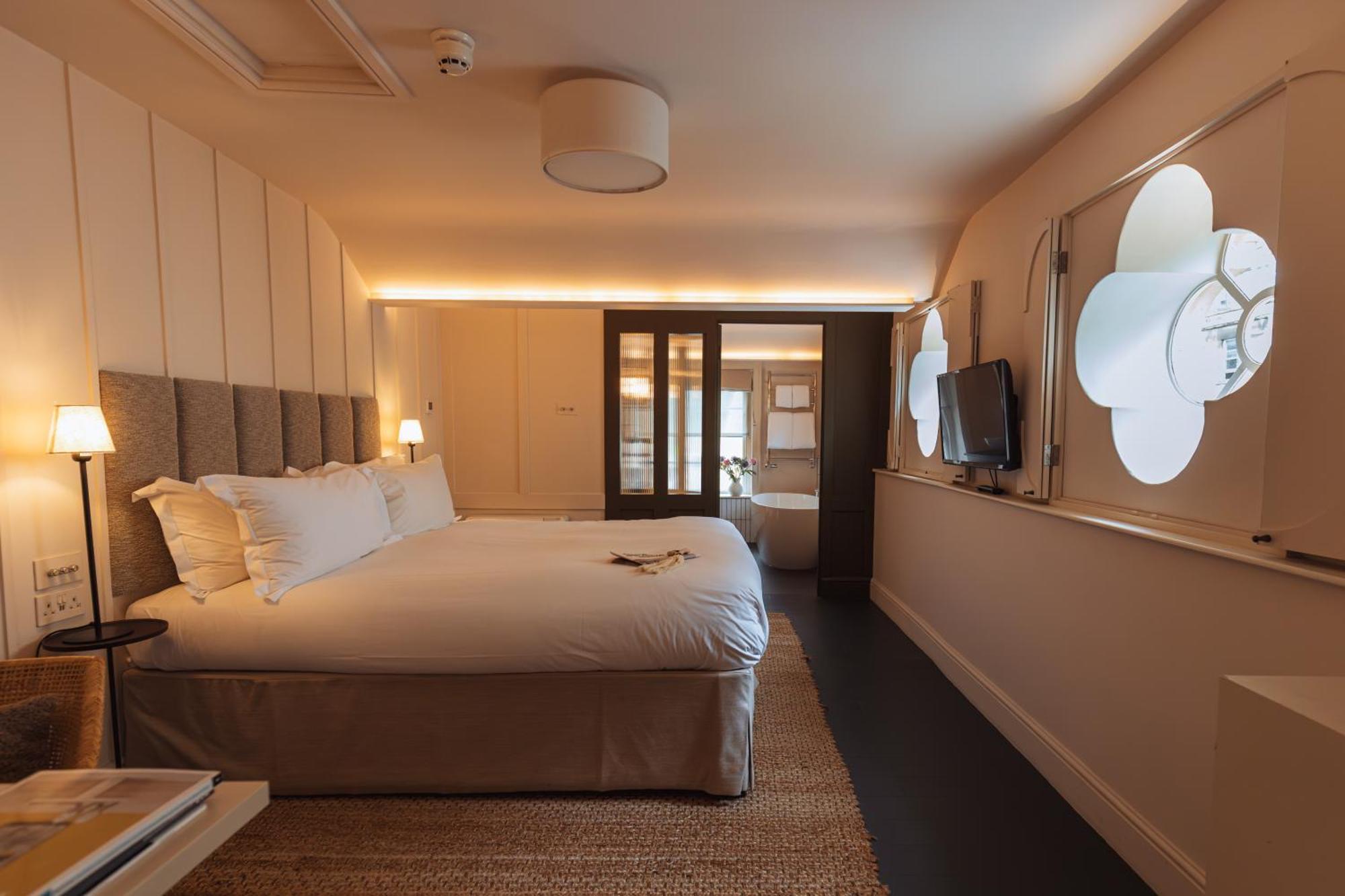 No 15 By Guesthouse, Bath Luaran gambar A bedroom at The Ivy Hotel