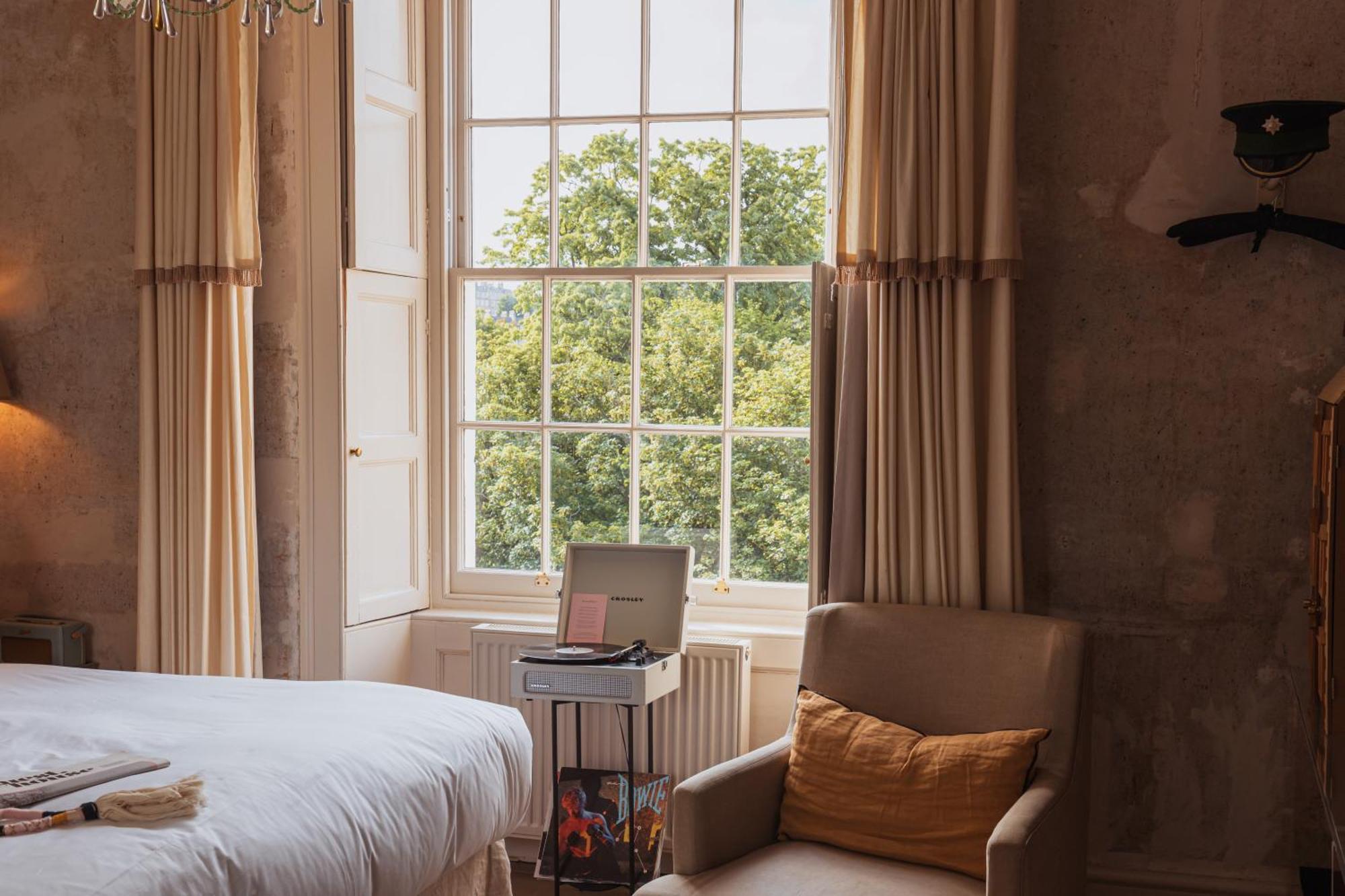 No 15 By Guesthouse, Bath Luaran gambar A room at the hotel