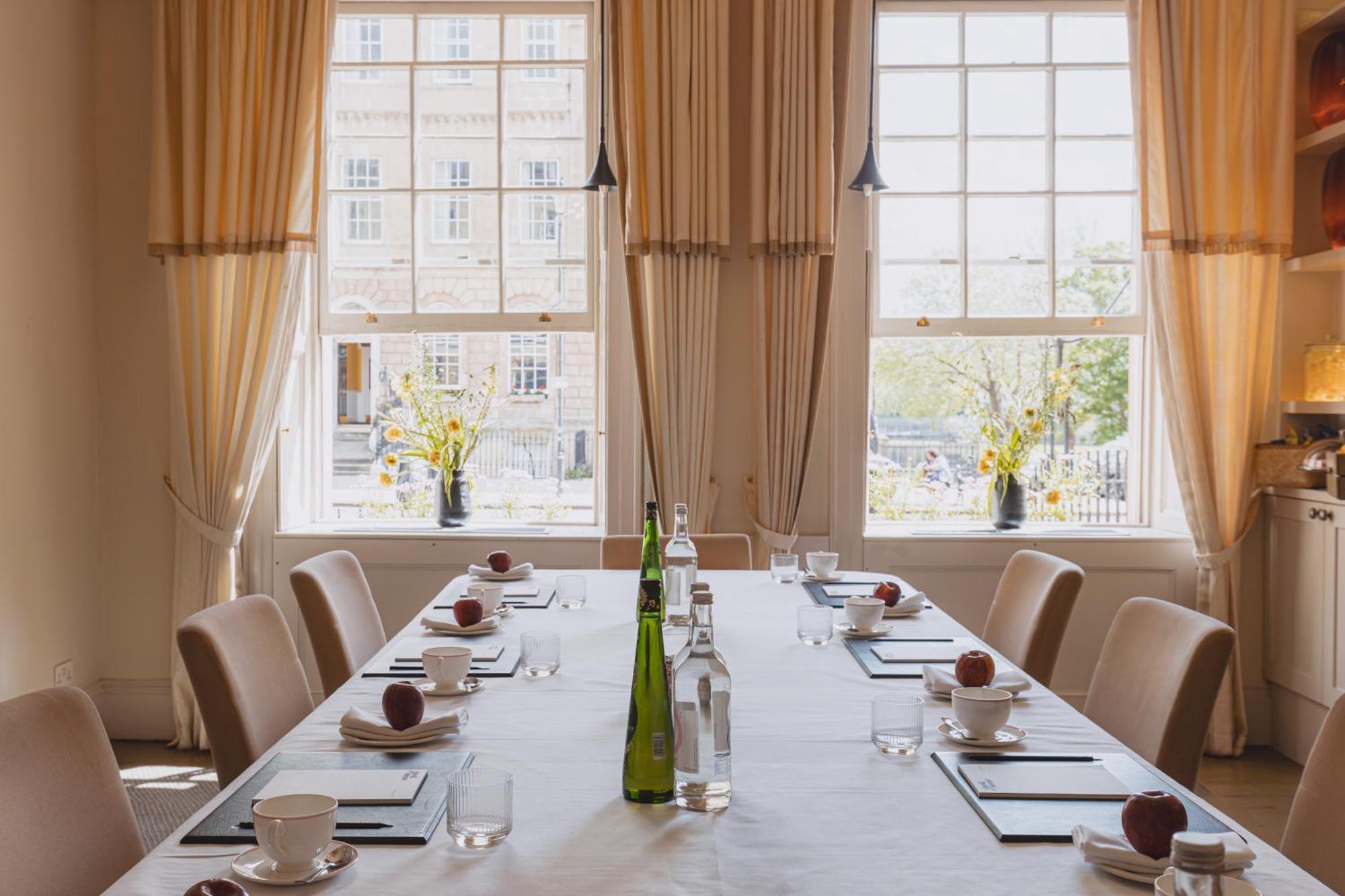 No 15 By Guesthouse, Bath Luaran gambar The boardroom at the hotel