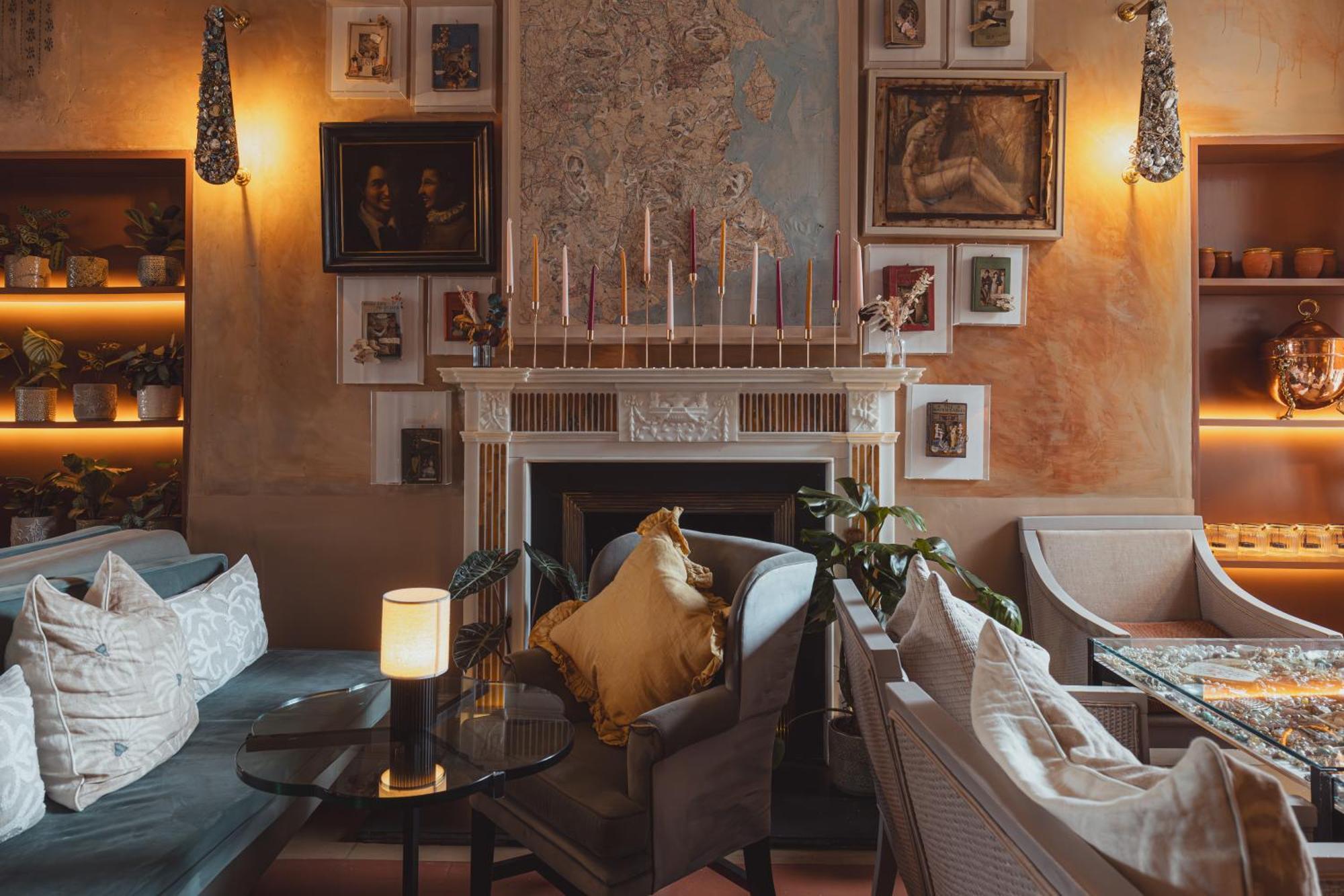 No 15 By Guesthouse, Bath Luaran gambar The Drawing Room at The Ivy, St John's Wood