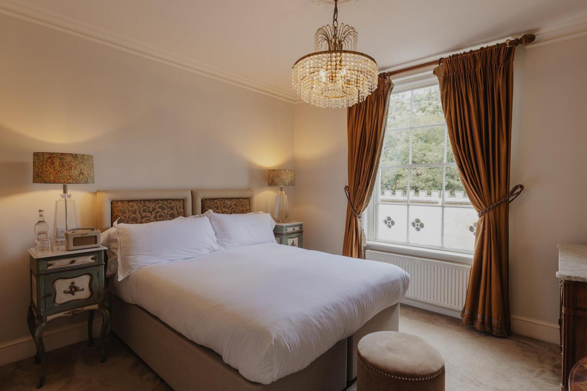No 15 By Guesthouse, Bath Luaran gambar A bedroom at the hotel