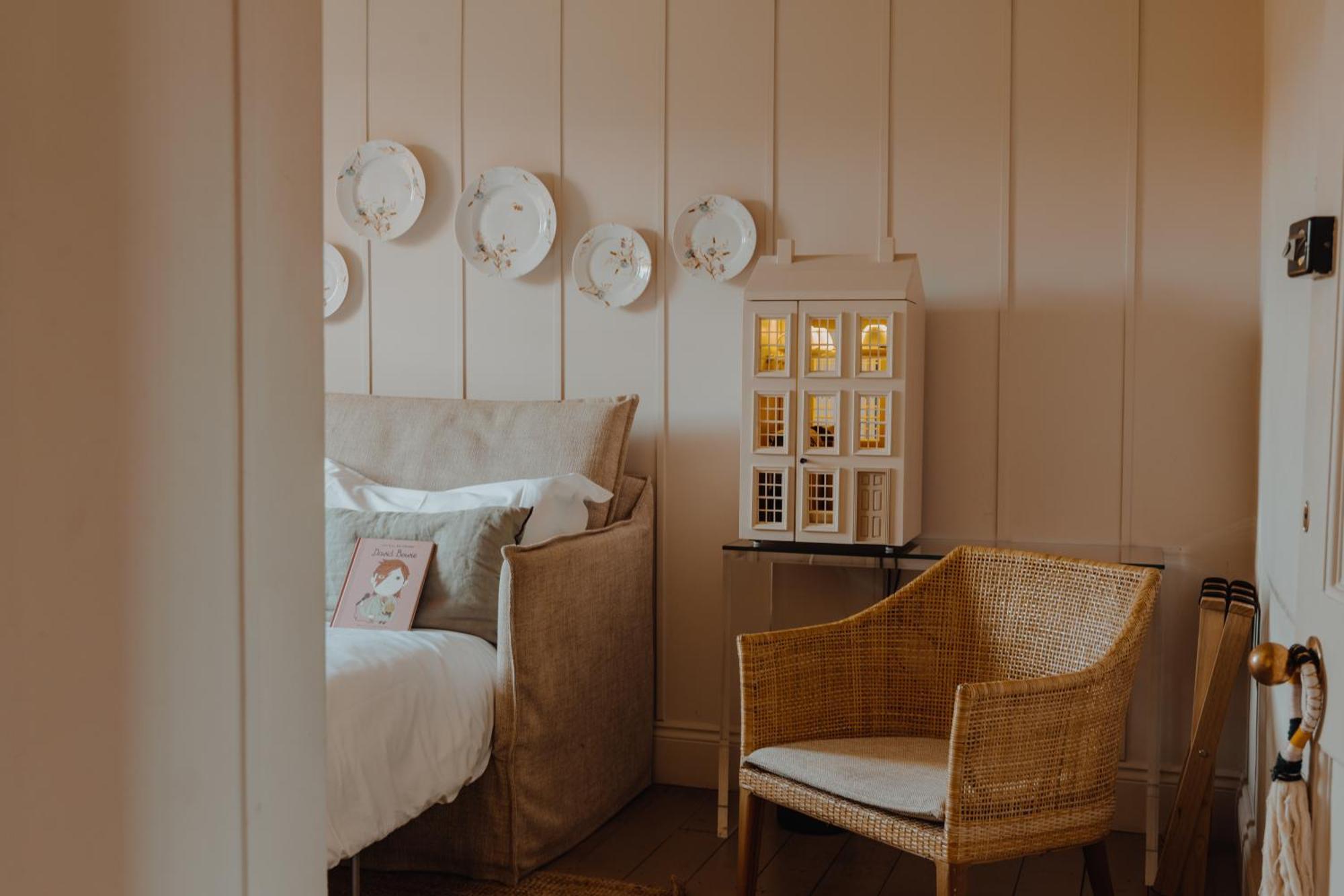 No 15 By Guesthouse, Bath Luaran gambar A bedroom at the hotel